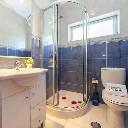 B56 - Baluarte Cul De Sac Flat In Lagos